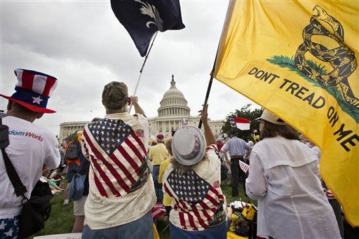 Poll: Tea Party, GOP Not Really Into Each Other