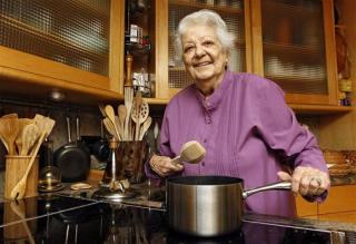 'Mother of Italian Cooking' in US Dead at 89