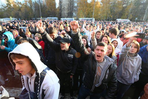 Huge Anti-Migrant Riot Shakes Moscow