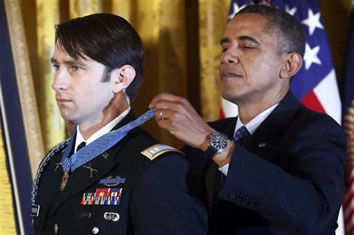 Defense Chief Apologizes to Medal of Honor Soldier