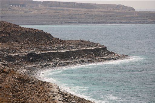 Israel, Neighbors Sign Pact for Dead Sea Lifeline