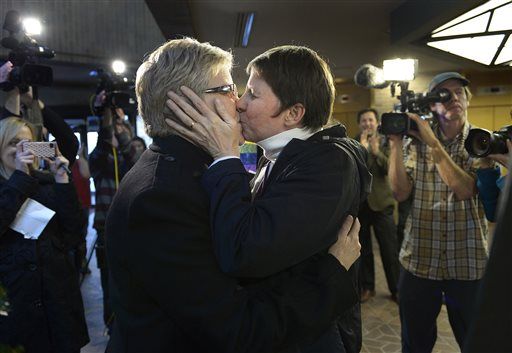 Utah to Ask Supreme Court to Halt Gay Marriages