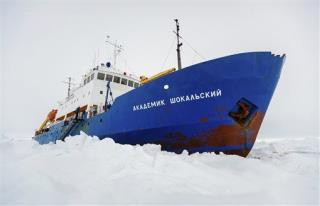 Trapped Ships Break Free of Antarctic Ice