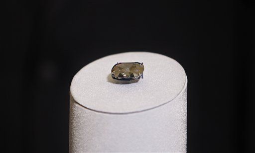 The Hope Diamond Gives Up One of Its Secrets