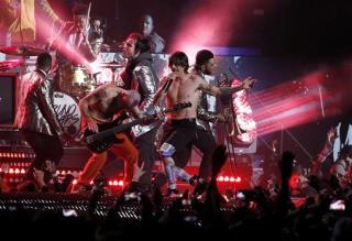Bassist: Chili Peppers Faked It at Super Bowl