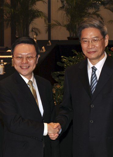China, Taiwan Hold 'Landmark' Talks, 1st Since '49