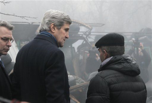Kerry: We Stand by Ukraine