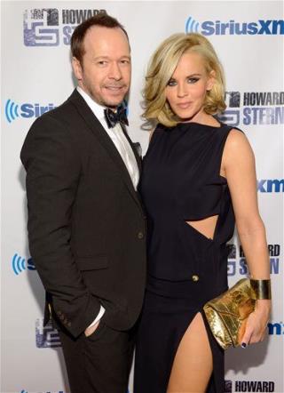Jenny McCarthy, Donnie Wahlberg Engaged