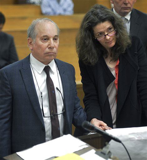 Here's Why Paul Simon, Wife Got Arrested