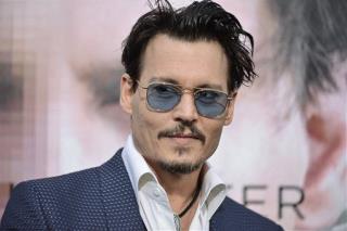 Guy Says He's Johnny Depp's Stylist, Tricks Top Shops