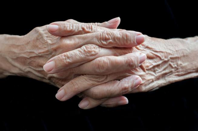 Most Centenarians Avoid Cancer, Heart Disease