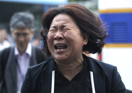 Hostile Families Confront Crew of Korea Ferry, Cry 'Murderer'