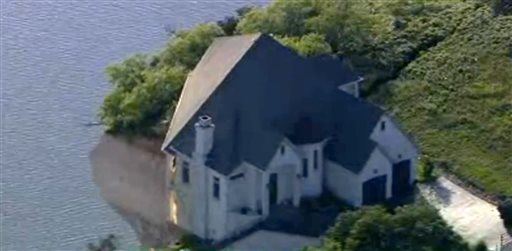 Luxury Home Dangles Off Texas Cliff