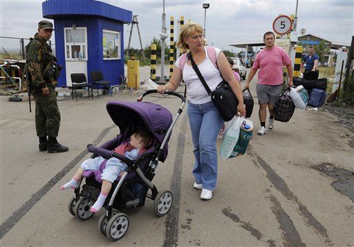 Thousands Flee Ukraine as Cease-Fire Expires