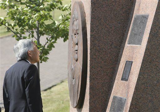 Chicago Finance Whiz Honors 'Japan's Schindler'