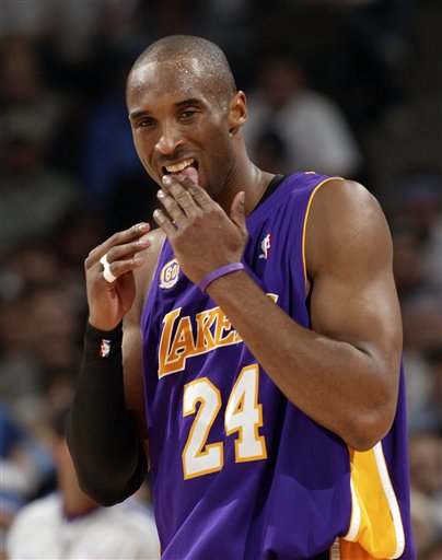 Kobe Scores 22 as Lakers Seize 3-0 Series Lead