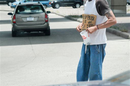 Guy Gives Panhandlers 'Cooler' Signs