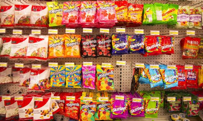 Cops: Killer Heir Pees on Candy in Drug Store