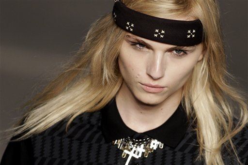 Androgynous Model Comes Out as Transgender