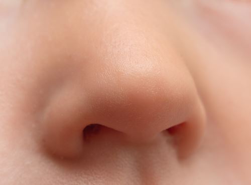 Woman Sues Surgeon for Posting 'Cocaine Nose' Pics