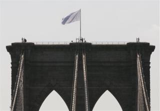 Germans: We Put White Flags on Brooklyn Bridge