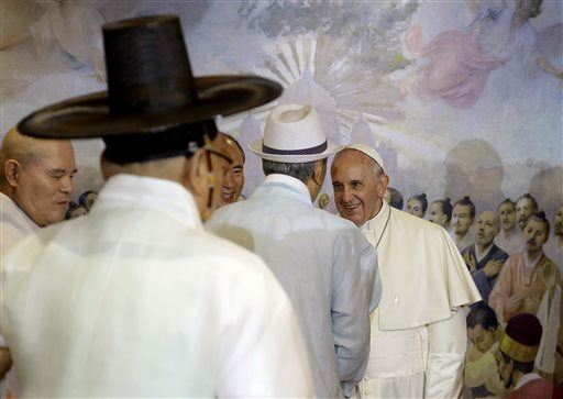 Pope Meets Korean WWII Sex Slaves