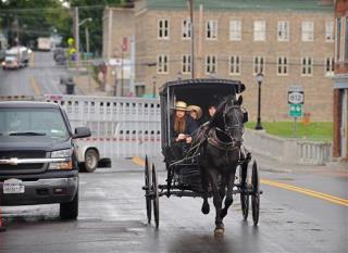 Amish Plan 'Garage Raising' for Couple Who Returned Girls