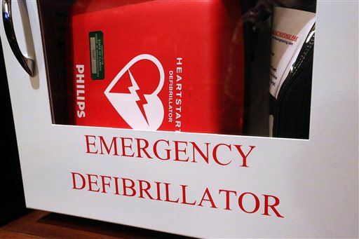 Man Denied Defibrillator Over Chest Hair, Says His Widow