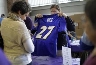 Ravens 'Overwhelmed' by Ray Rice Jersey Swap