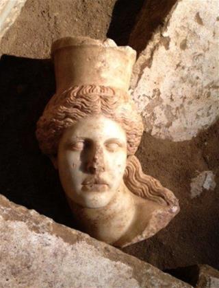 Sphinx's Missing Head Found Within Tomb