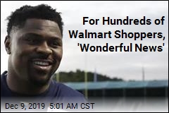 NFL Player Plays &#39;Secret Santa&#39; for 300 Walmart Shoppers