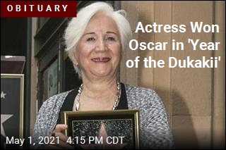 Olympia Dukakis, 89, Played Mother to the Stars