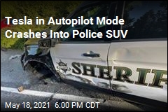 Tesla in Autopilot Mode Slams Into Patrol Car