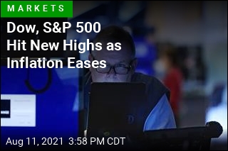 Nasdaq Lags Behind as Dow, S&amp;P 500 Hit New Highs