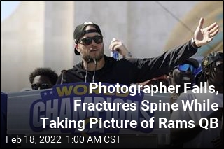 Photographer Falls From Stage at Rams&#39; Parade, Fractures Spine