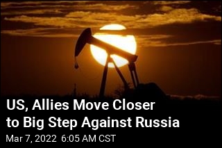Markets Sink as US, Allies Ready Big Move on Russia