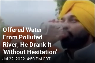 Indian Pol Drinks Water From Polluted River to &#39;Prove a Point&#39;