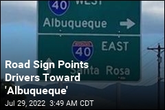 Road Sign Points Drivers Toward &#39;Albuqueque&#39;