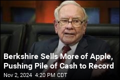 Berkshire&#39;s Cash Tops $300B as Buffett Looks for Investments