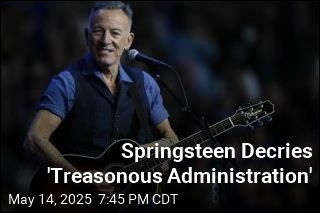 Back Onstage, Springsteen Decries &#39;Corrupt&#39; Administration