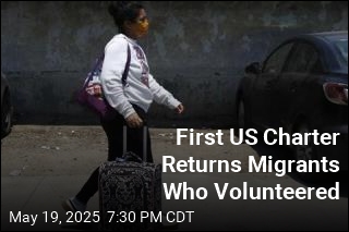 First US Charter Returns Migrants Who Volunteered