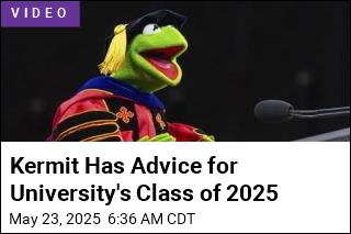 &#39;Leap Together,&#39; Kermit Says in &#39;Kermencement&#39; Address