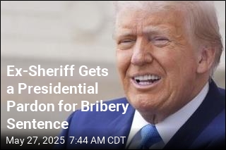 Trump Pardons Ex-Sheriff &#39;Dragged Through Hell&#39;