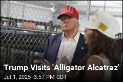 Trump Visits &#39;Alligator Alcatraz&#39;