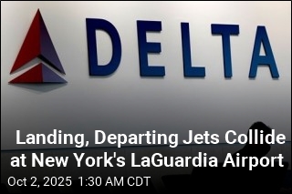 Delta Jets Collide on Ground at New York&#39;s LaGuardia Airport