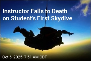Instructor Falls to Death on Student&#39;s First Skydive