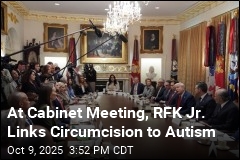 Trump Talks Gaza, Vaccines at 8th Cabinet Meeting