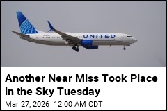 Military Helicopter Cuts in Front of United Jet Near Landing